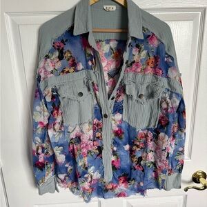 🌷 ‘POL’ Floral Shirt with Blue and Pink Accents